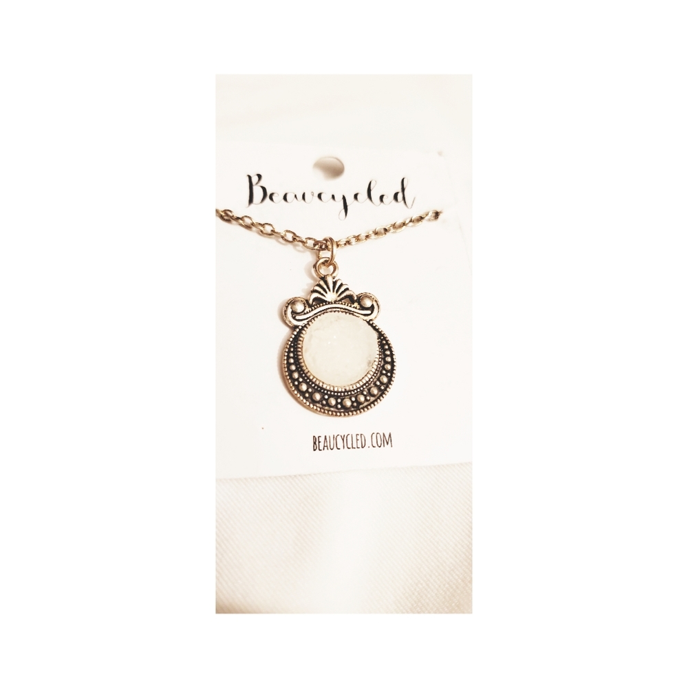 ❣BUY ME❣Silver Druzy NECKLACE